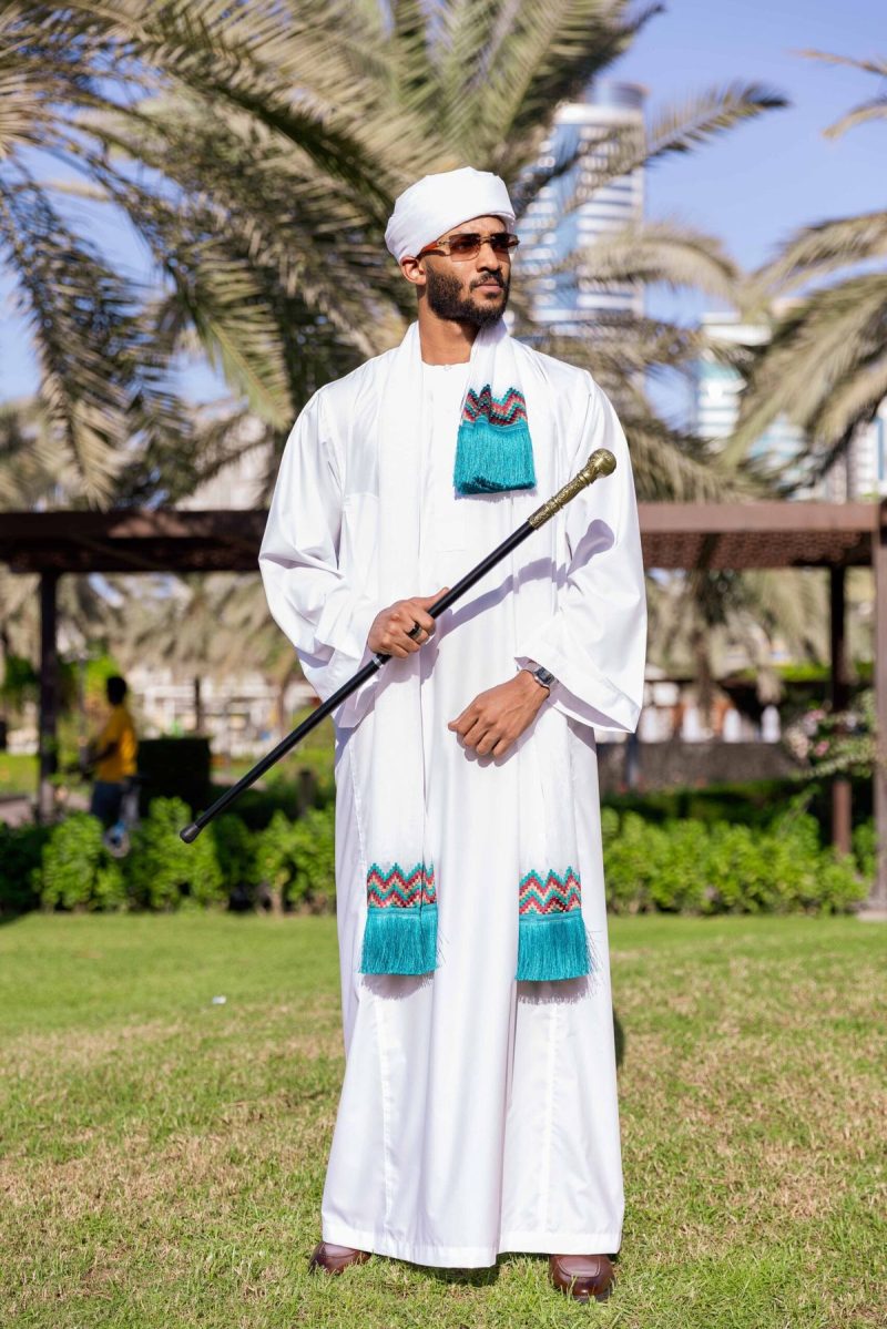 How to Wear a Jalabiya in 5 Simple Steps