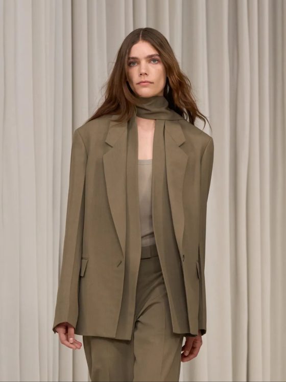 The Modern Woman’s Power Palette: Neutrals & Earth Tones
