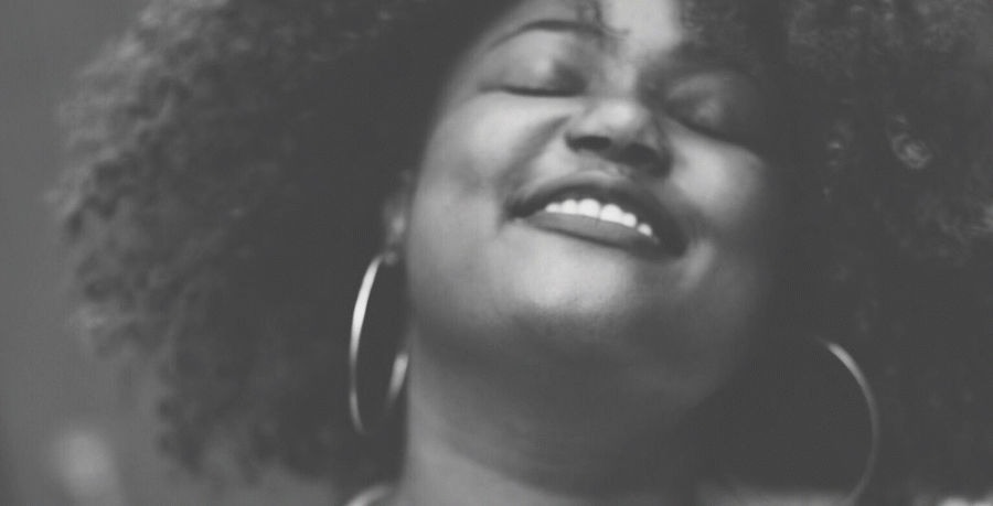  Ijeoma Umebinyuo, Nigerian poet, celebrating Black sisterhood through Igbo folklore
