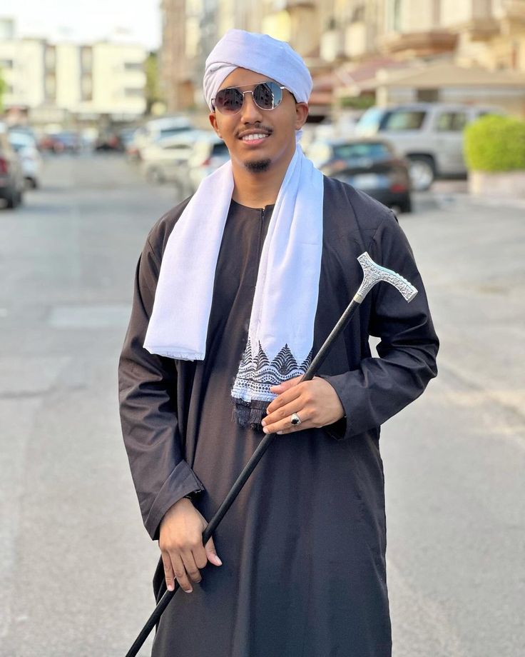 The Flowing Robe (Jalabiya / Kaftan / Boubou)