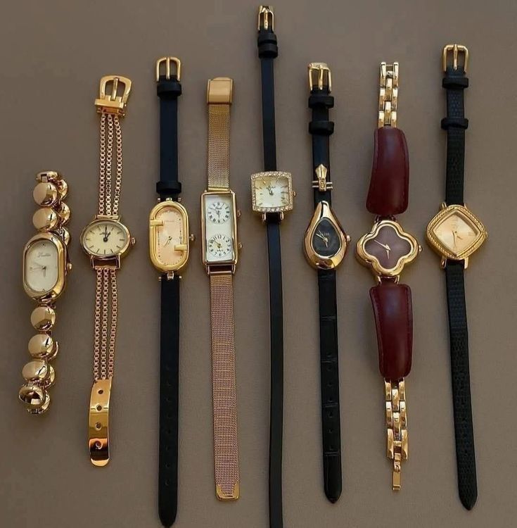 A picture showing how to build your accessory wardrobe effectively.