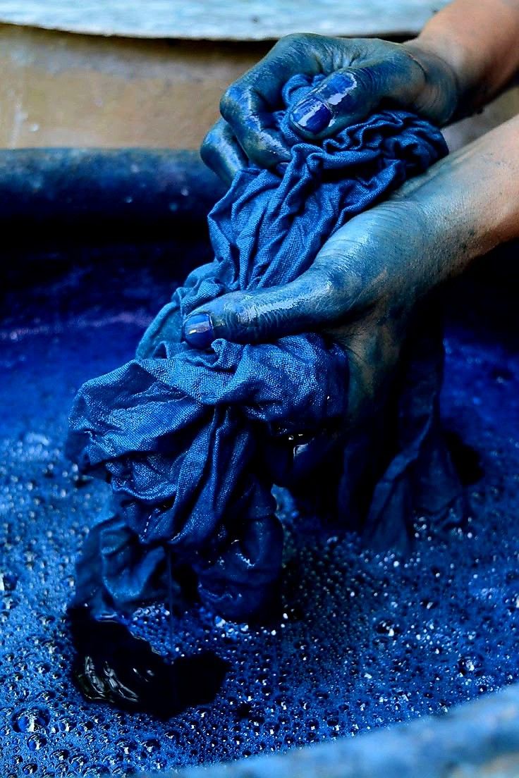 Discovering the sustainable and inclusive power of African handicraft.
