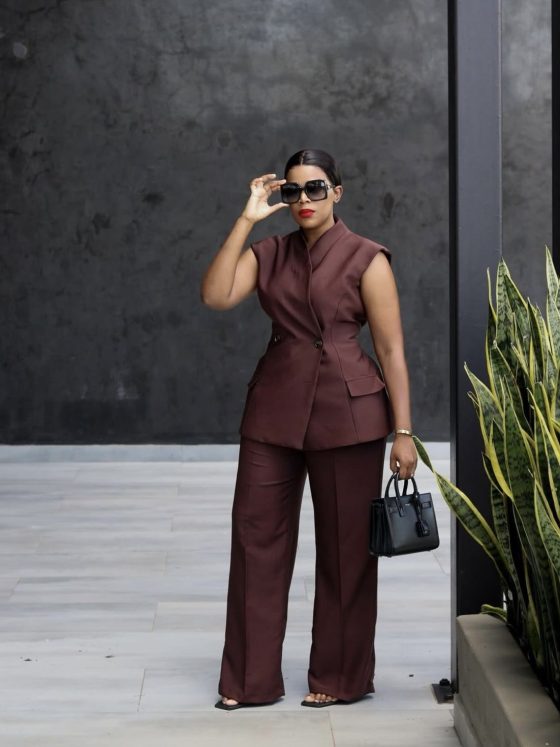 Minimal Workwear With Maximum Presence