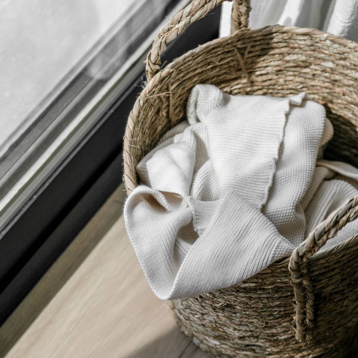 This design is both durable and inclusive, supporting our daily lives.
