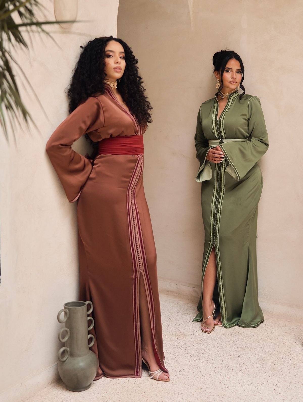 Casablanca and Marrakech as Complementary Centres