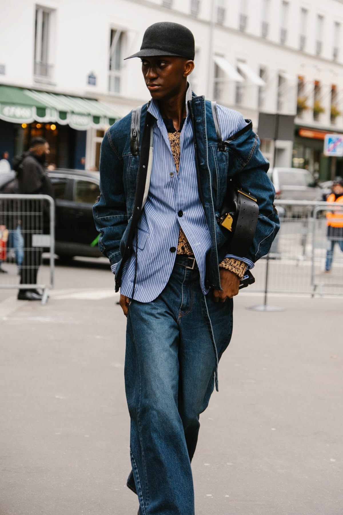 Digital Flânerie — Wandering Beyond the Street