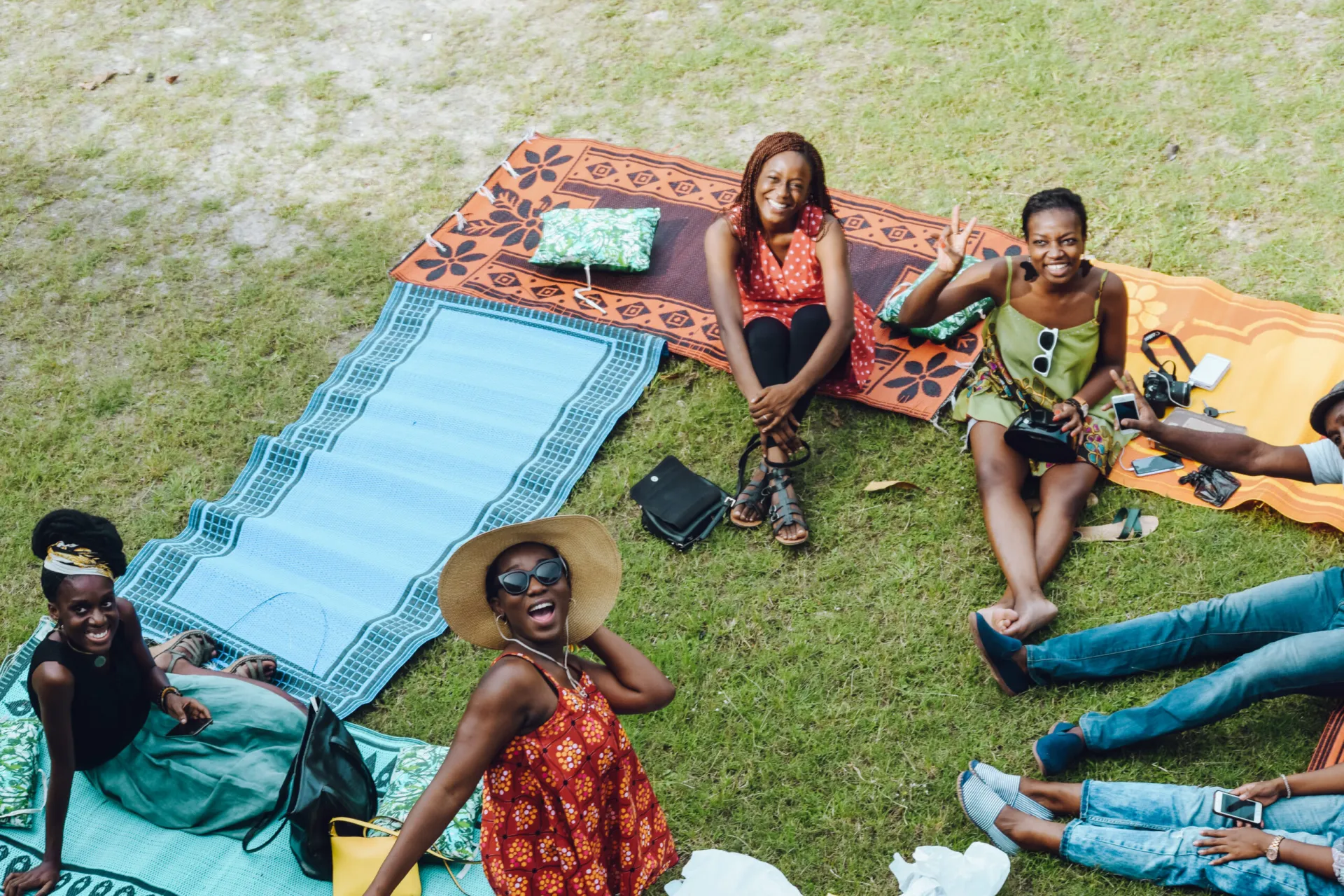 A picture showing people enjoying their trip. This image illustrates the process of transforming destinations into dynamic narratives.