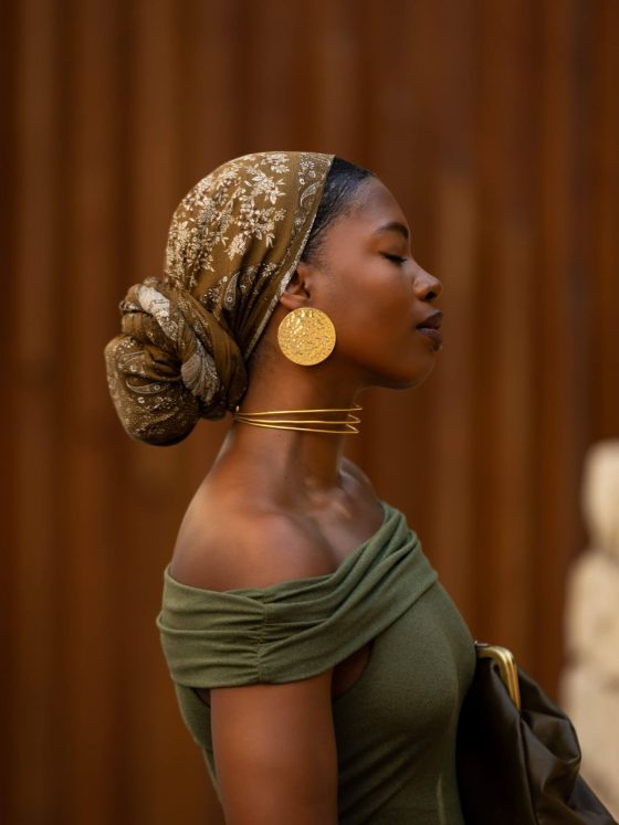 The Artisanal Frame: Sustainable Eyewear for the Omiren Woman