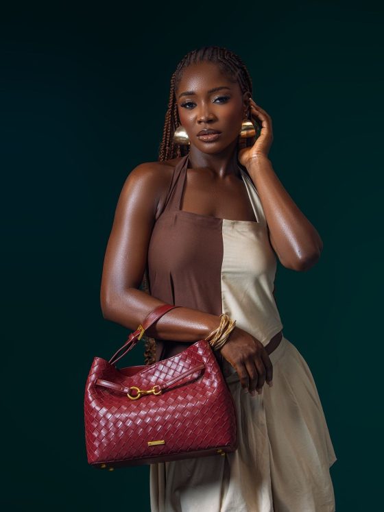 The Statement Carry: Sustainable Luxury Bags for the Modern Omiren Woman