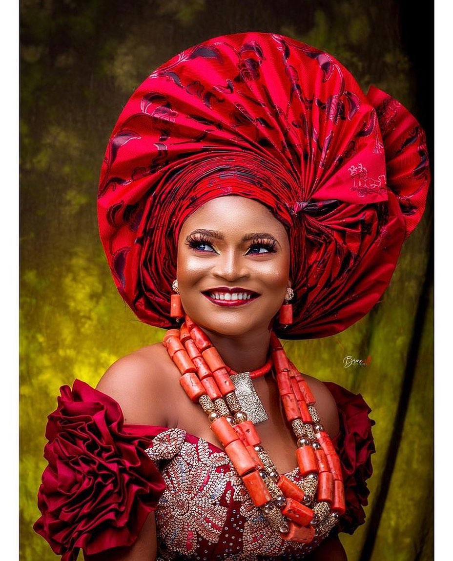 The Ewu Blouse with Double Wrapper: The Foundational Declaration