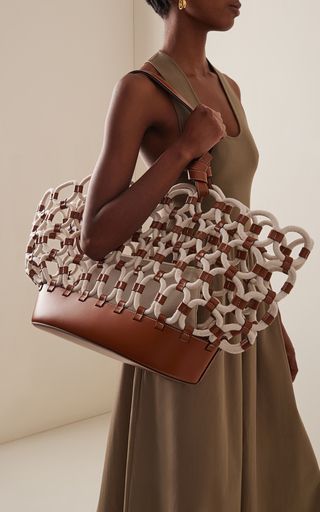 Tailoring as Urban Infrastructure