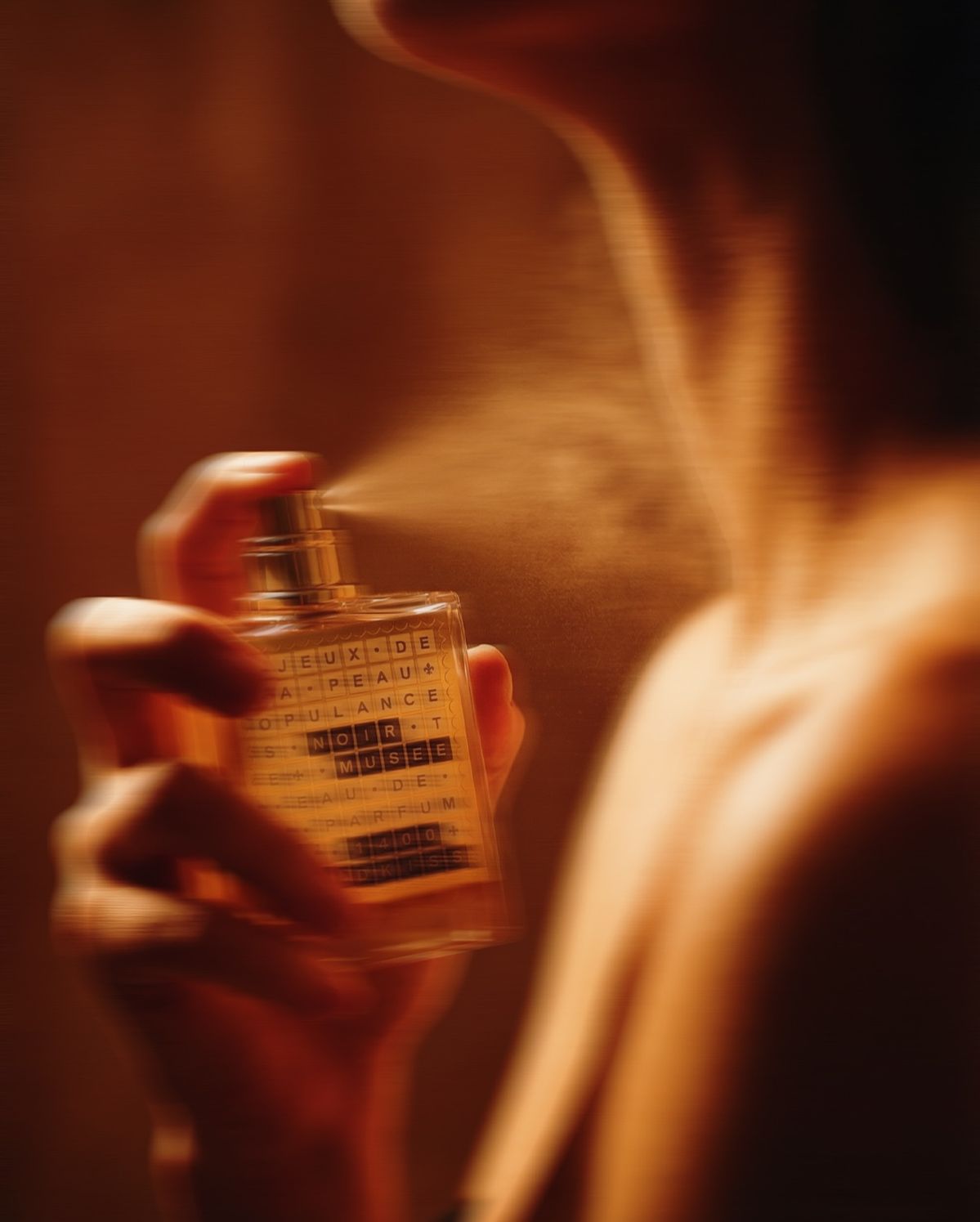 A high-end and inclusive guide to the invisible fragrance architecture of the Omiren woman.