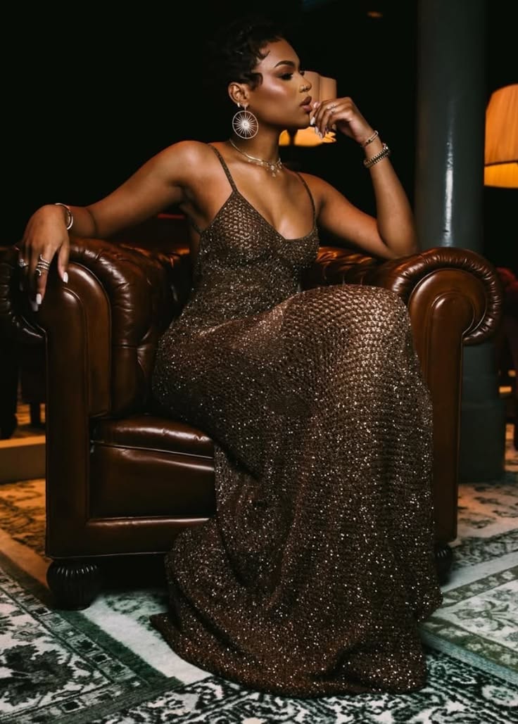 A high-end and inclusive approach to professional evening transitions.