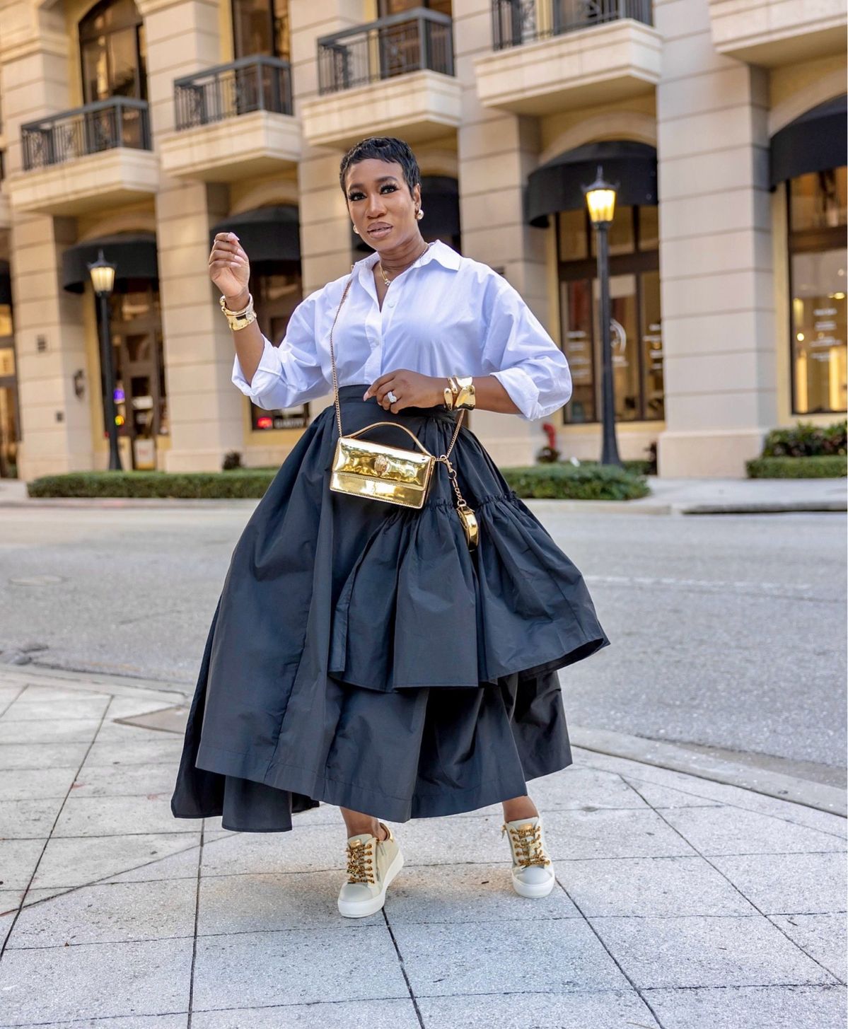 
A high-end and inclusive guide to Bogotá’s global scene, sustainable urbanism, and architectural fashion for the Omiren woman.
