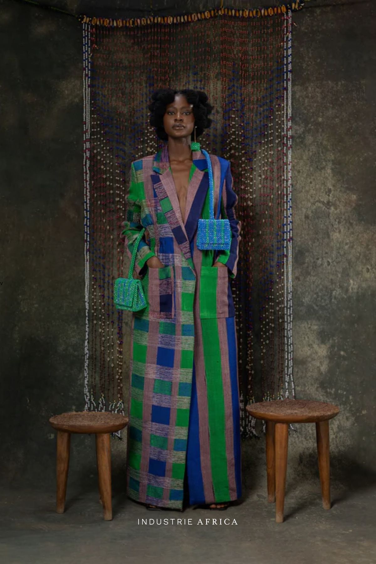 What the Most Influential Fashion Pieces of 2026 Communicate Today
Simplify, Then Elevate: The Quiet Power of Digital Minimalism in Fashion