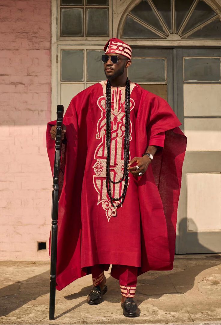 Dakar: The Grand Boubou and the Weight of Dignity