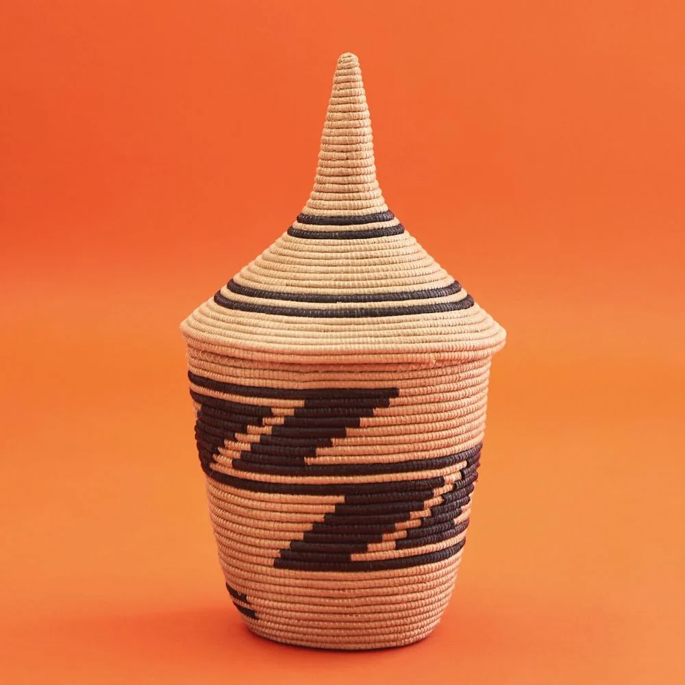 An image showing a lady dressed in Rwanda's fashion style for Spring 2017
