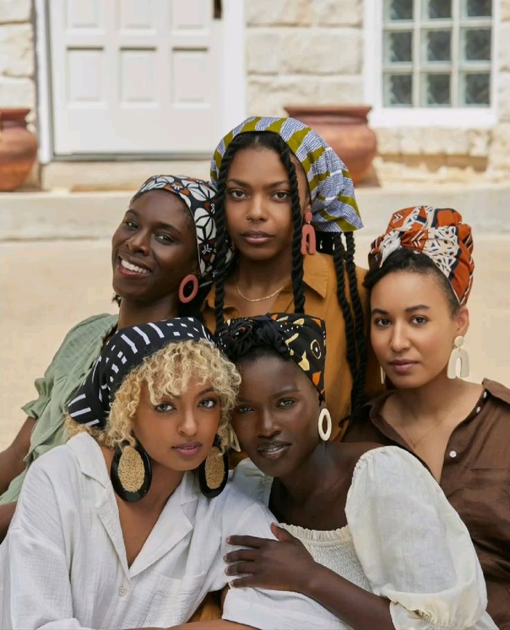 The Doek Under Apartheid: Regulation, Resistance, and the South African Headwrap