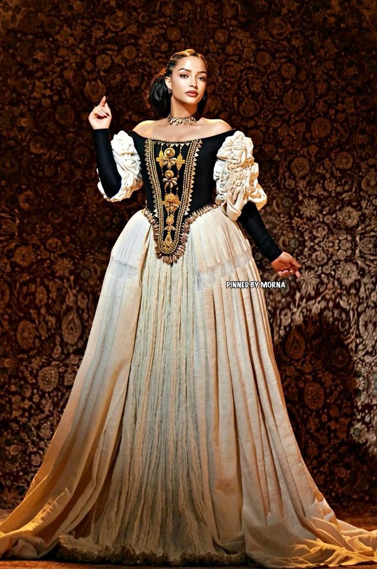 The Court Dress System That Set the Standard