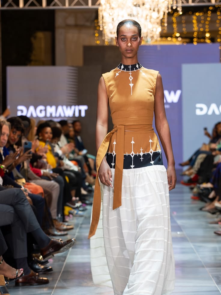 Street Style as a Negotiation Between Continuity and Change