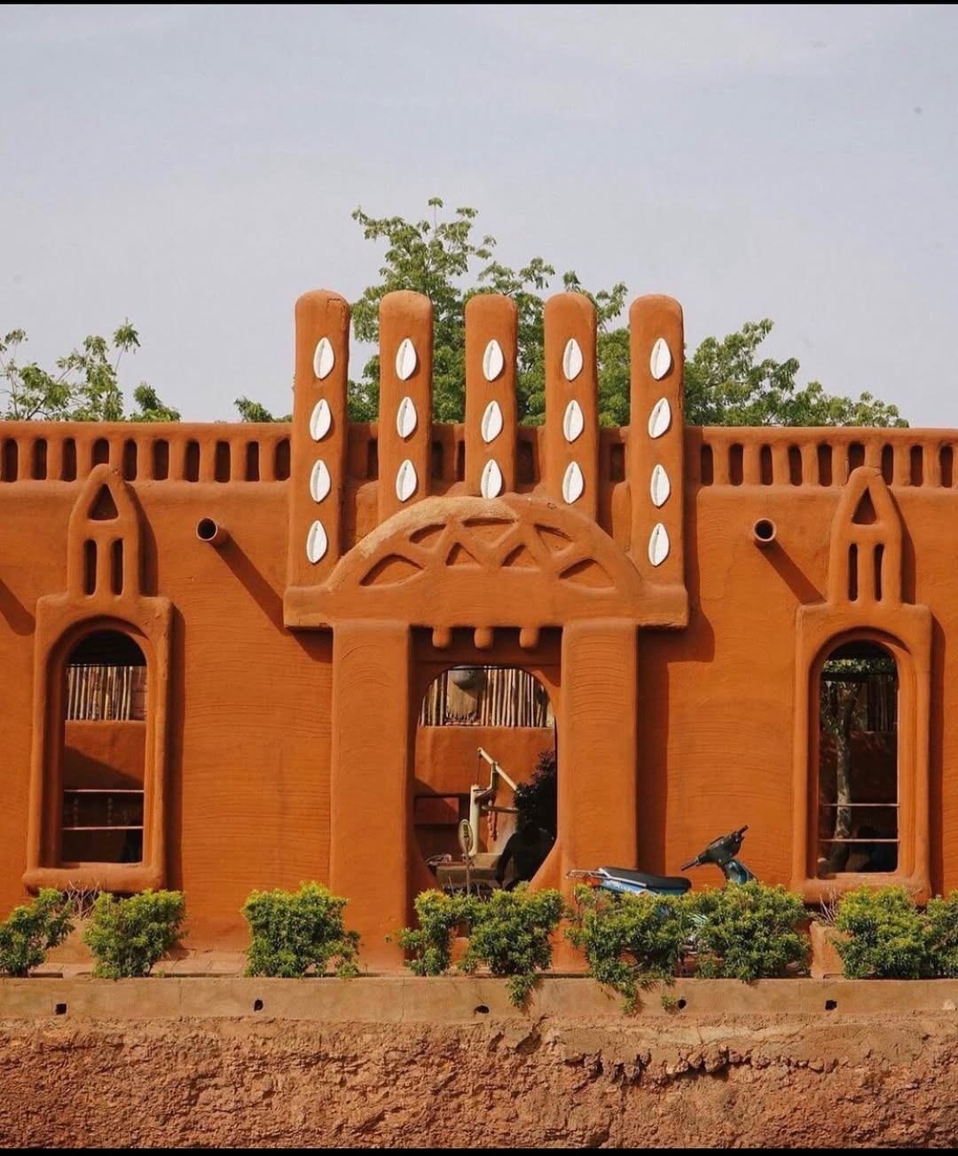 An image showing the Ndomo workshop which serves as the foundation for traditional clothing in Mali