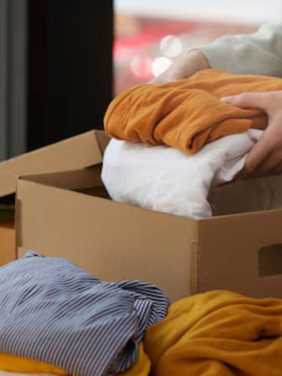 From Sample to Shelf: What Happens Between First Sample and Final Garment Delivery