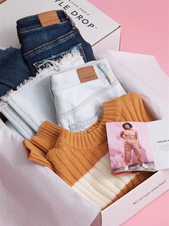 From Sample to Shelf: What Happens Between First Sample and Final Garment Delivery