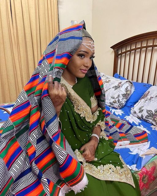 Zarma and Songhai Women's Dress: Embroidery, Silver, and Social Status
