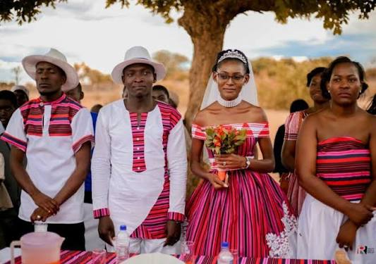 Ondelela: An Ethnic Symbol Built Through Change