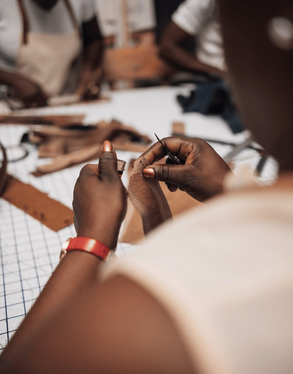 How to Source Authentic Kuba Cloth: A Buyer's Guide to Raffia, Provenance and Ethical Use