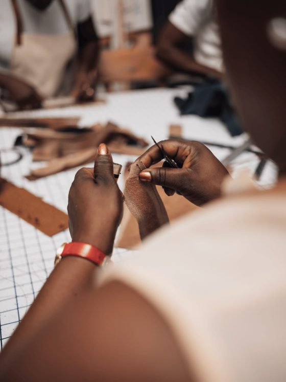 How to Source Authentic Kuba Cloth: A Buyer's Guide to Raffia, Provenance and Ethical Use