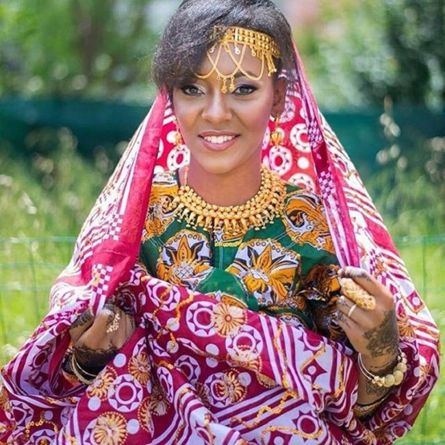 Comorian Women Dress Culture and the Social Structure Behind It