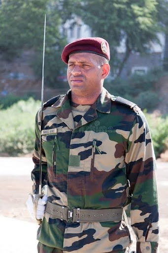Cabral's Field Dress: The Argument in the Knit