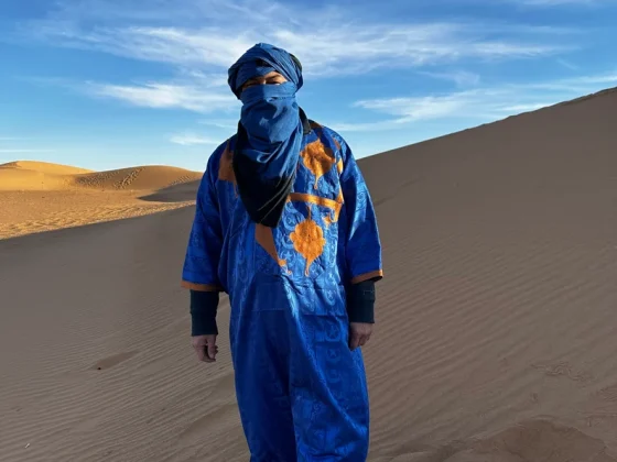Indigo, Status and Mobility in Tuareg Dress: Reading Ceremony Without Reducing It to Costume