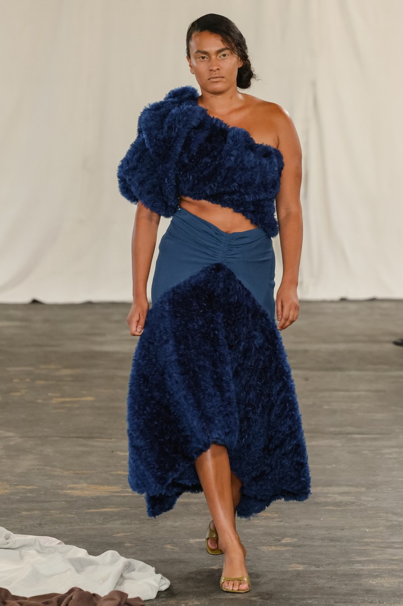 Dresses Make the Proposition More Direct