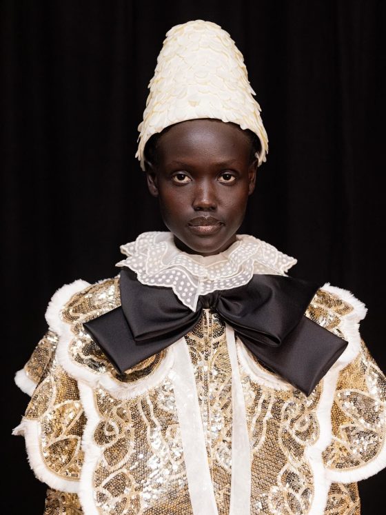 When the Shirt Becomes the Frame: Collar, Cuffs and Contrast in Runway Styling