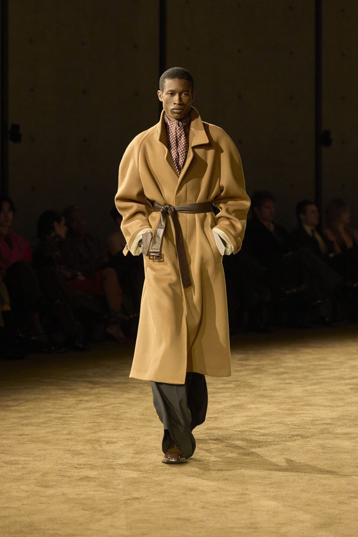 Where the Jacket Ends: Length, Layering and the Balance of a Runway Look